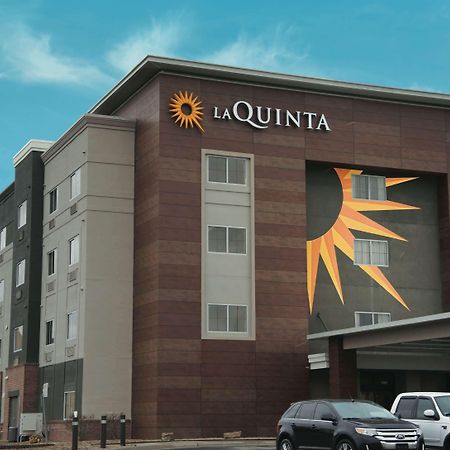 La Quinta By Wyndham Wichita Airport Hotel Exterior photo