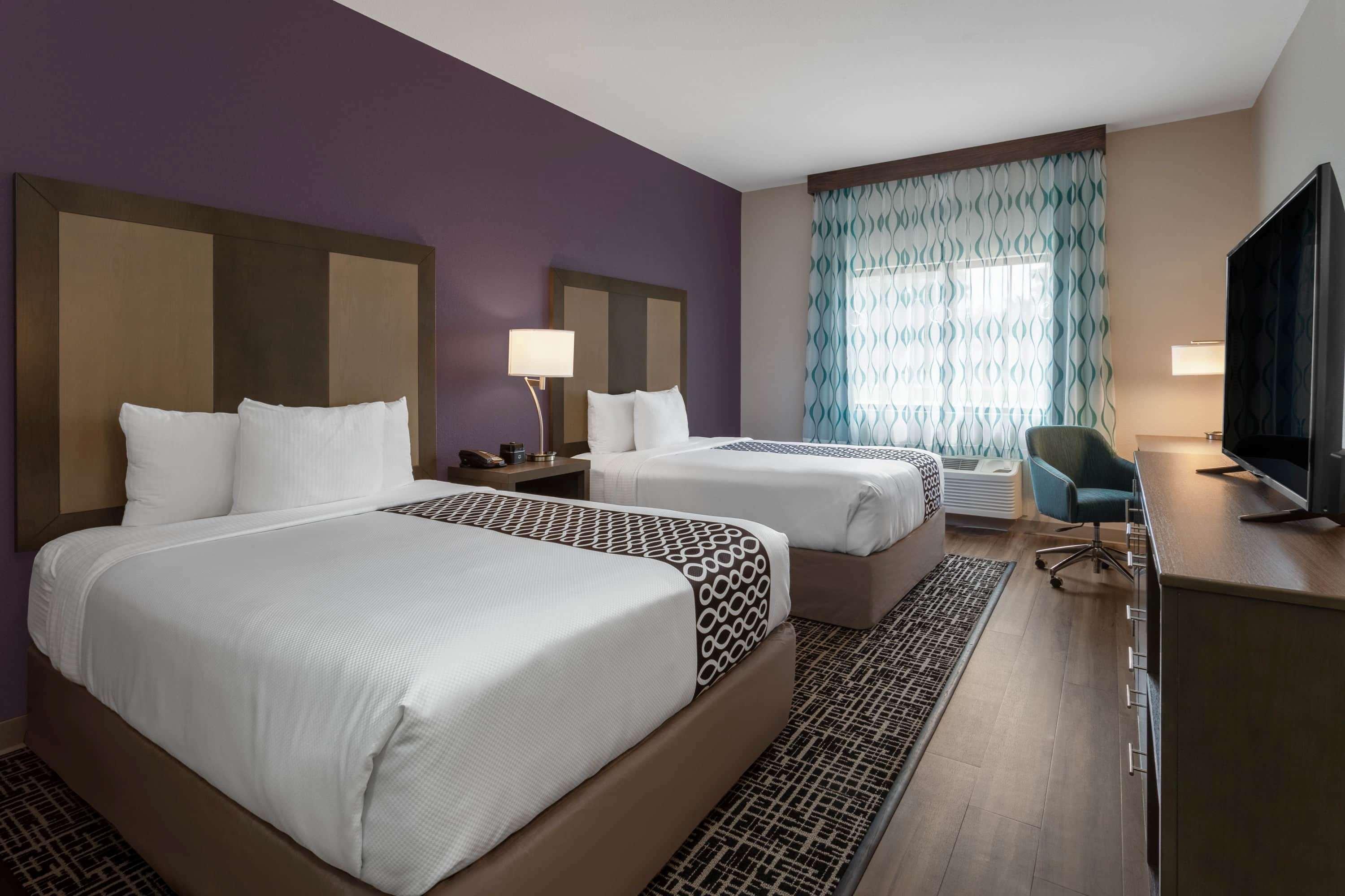La Quinta By Wyndham Wichita Airport Hotel Exterior photo