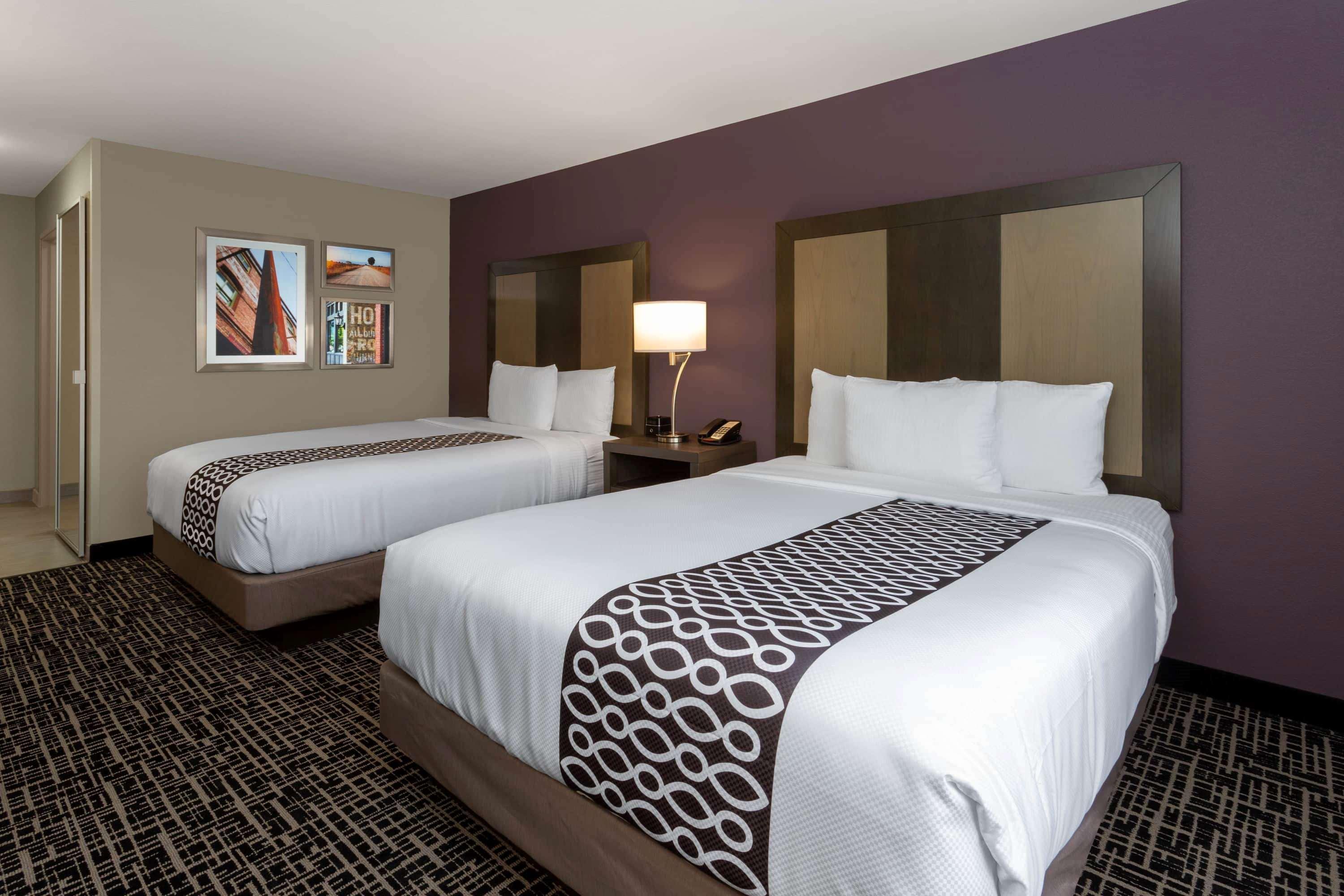 La Quinta By Wyndham Wichita Airport Hotel Exterior photo